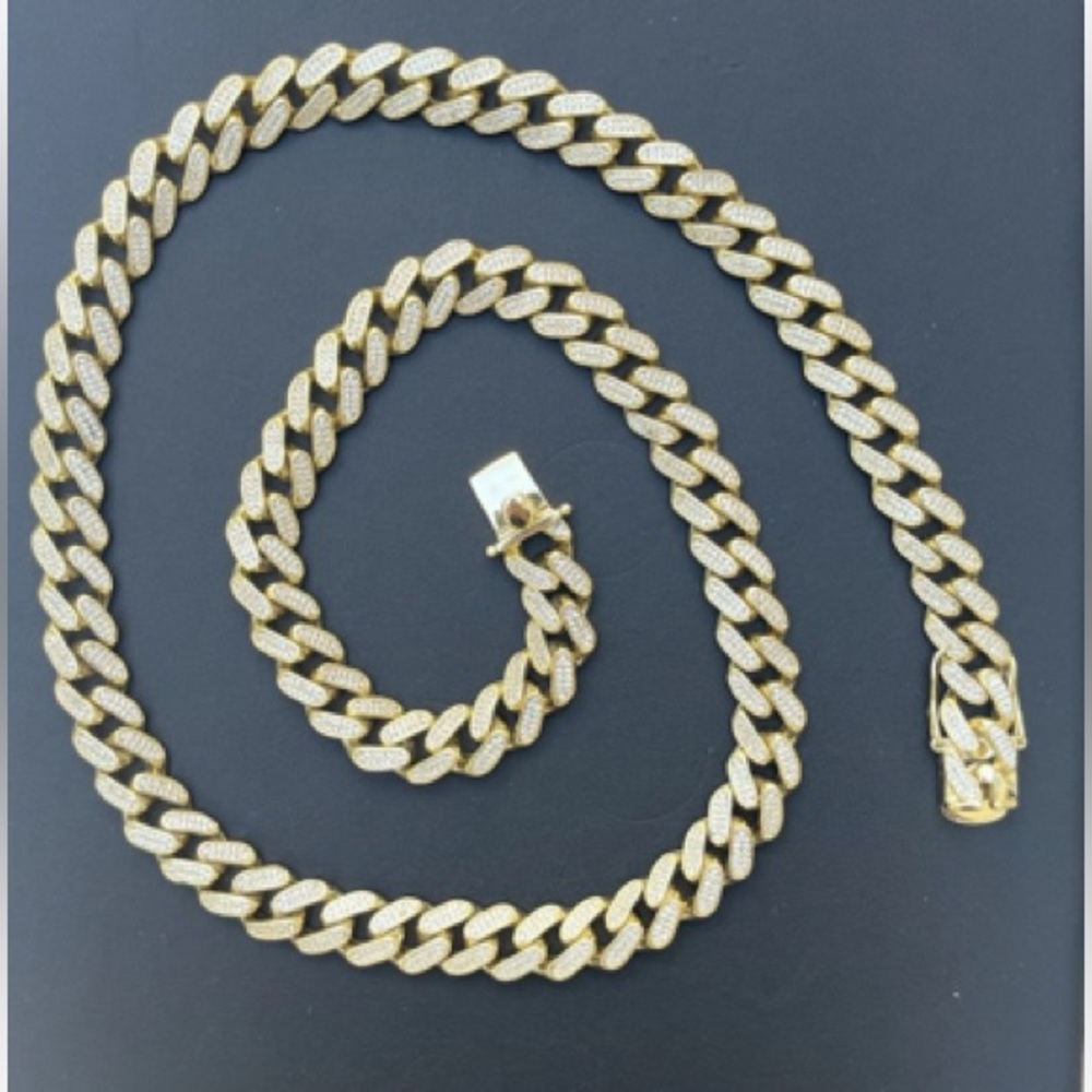 Miami Cuban Link Chain - Picture 4 of 14